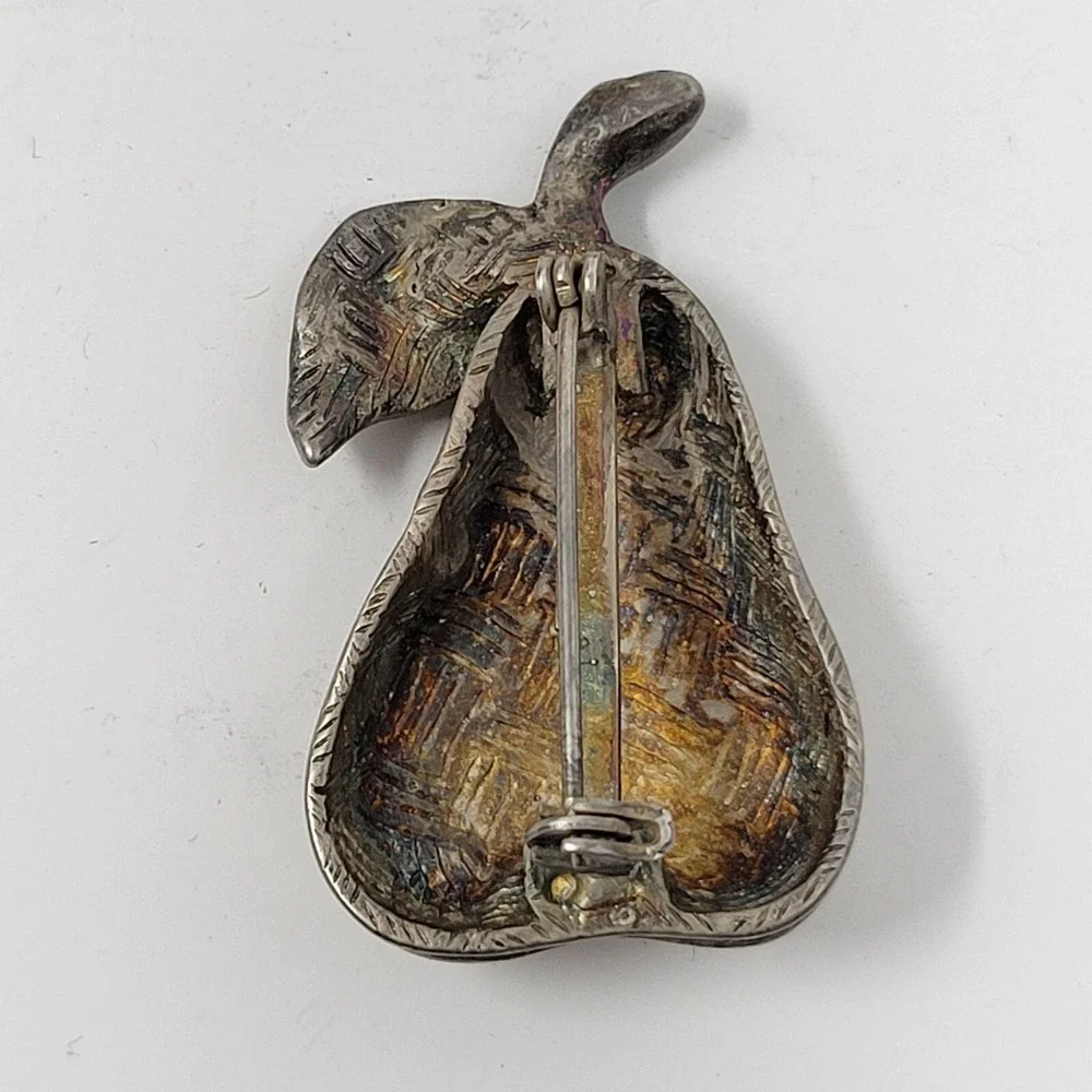 Vintage Silver Tone Pear Shaped Brooch Pin With‎ Leaf Design